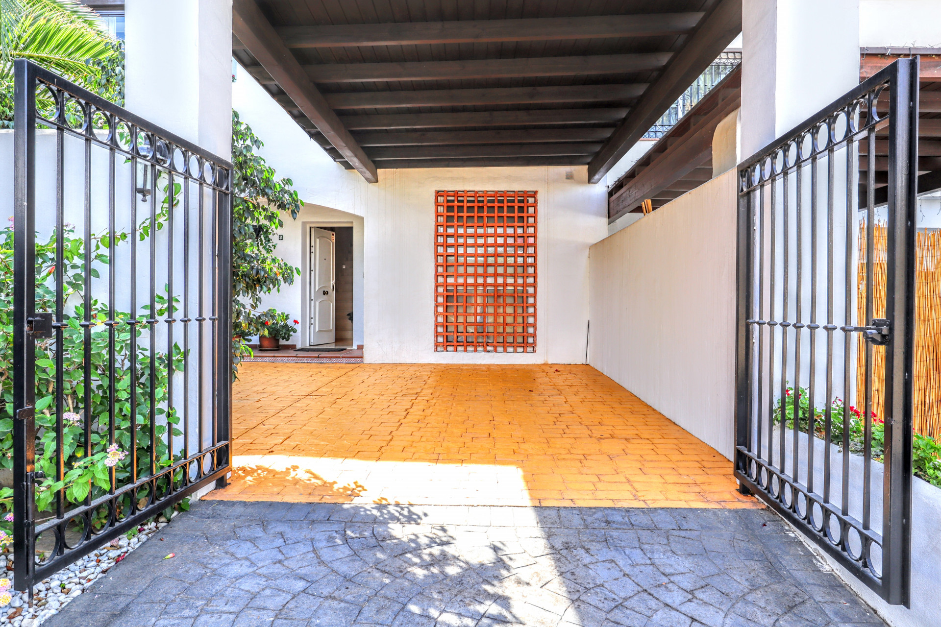 Semi Detached House Marbella Golden Mile RT-04