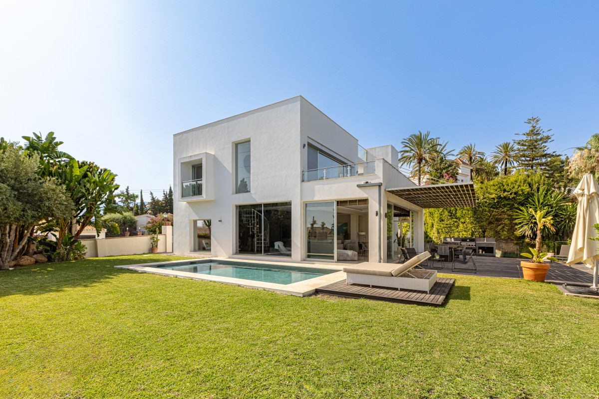 Modernes Design & absolute Privatsphäre in Marbella Ost