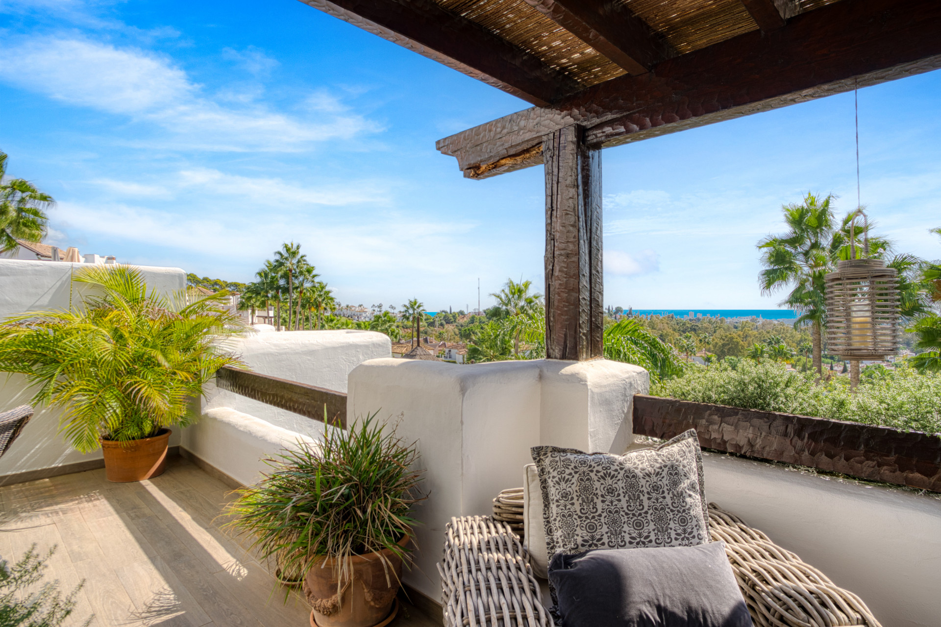 Wunderschöne Südlage-Wohnung mit zwei Schlafzimmern in der begehrten Wohnanlage Las Tortugas, Nueva Andalucía