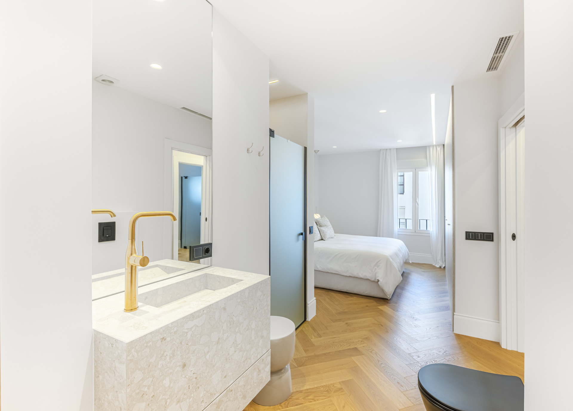 Stilvolle 2-Zimmer-Wohnung mit touristischer Lizenz im Herzen von Puerto Banús