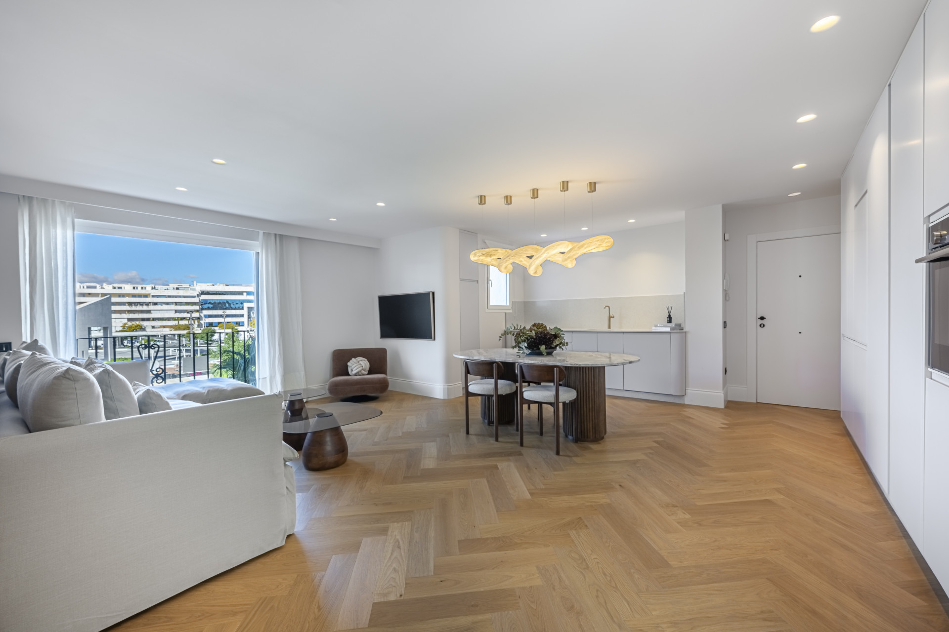 Stilvolle 2-Zimmer-Wohnung mit touristischer Lizenz im Herzen von Puerto Banús