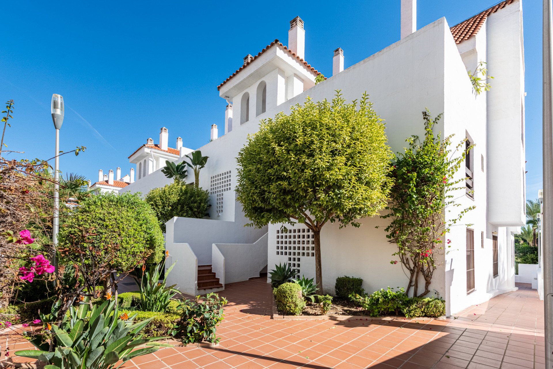 Wunderschönes Eckapartment in La Maestranza, Nueva Andalucia