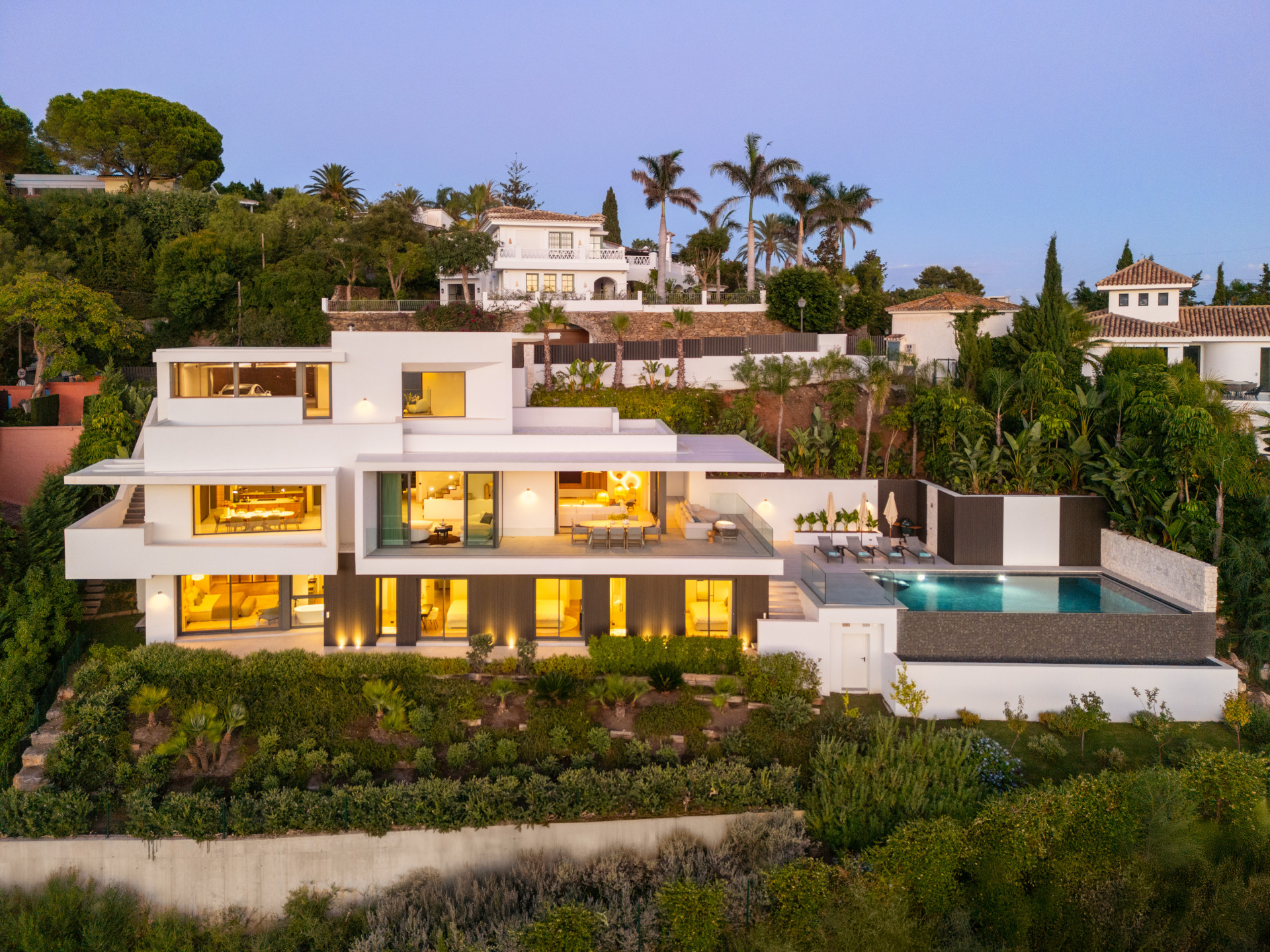 VILLA COLINA - BRAND NEW CONTEMPORARY VILLA MIT PANORAMIC SEA VIEWS IN EL ROSARIO