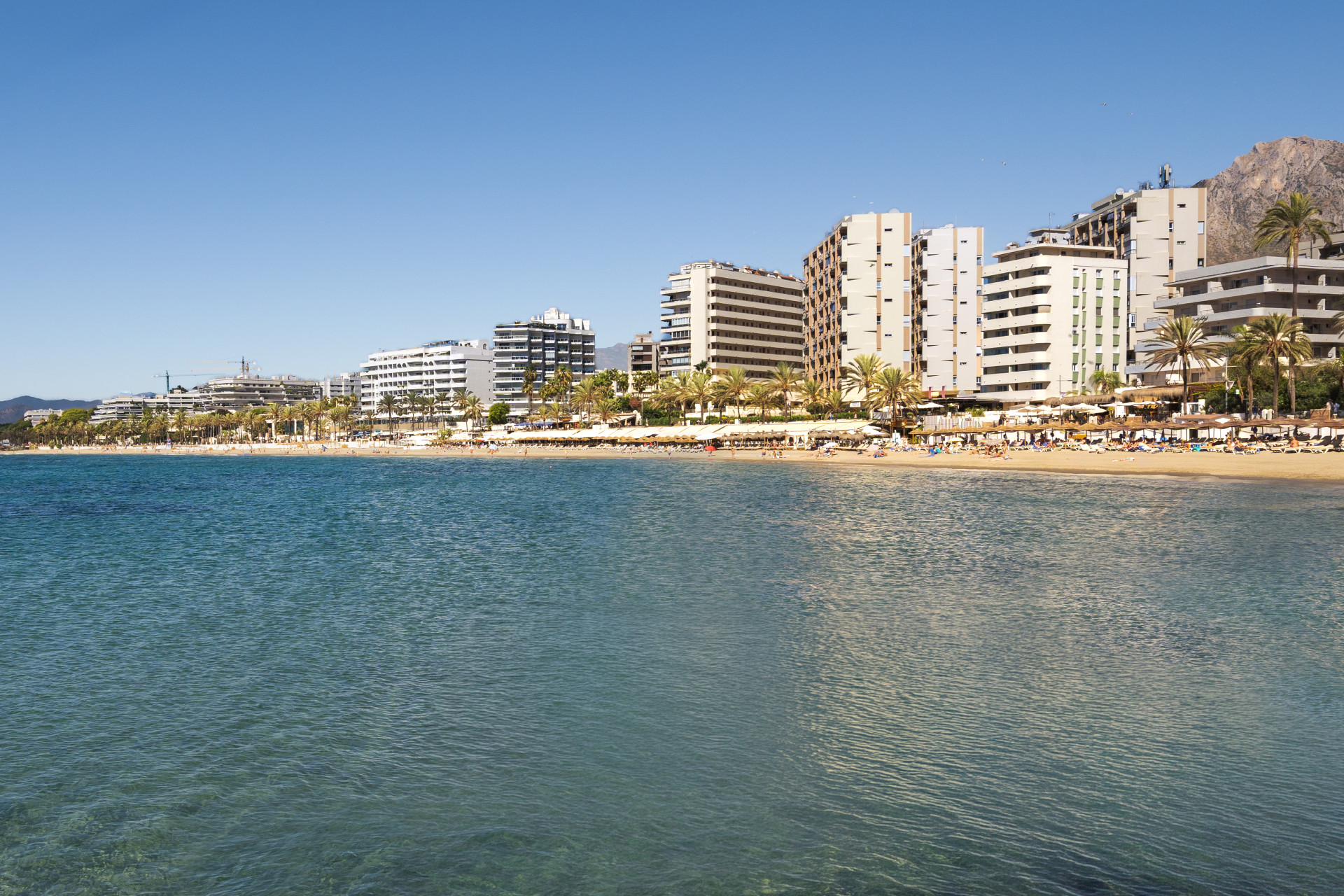 Penthouse in erster Meereslinie mit spektakulärer 360°-Terrasse im Zentrum von Marbella