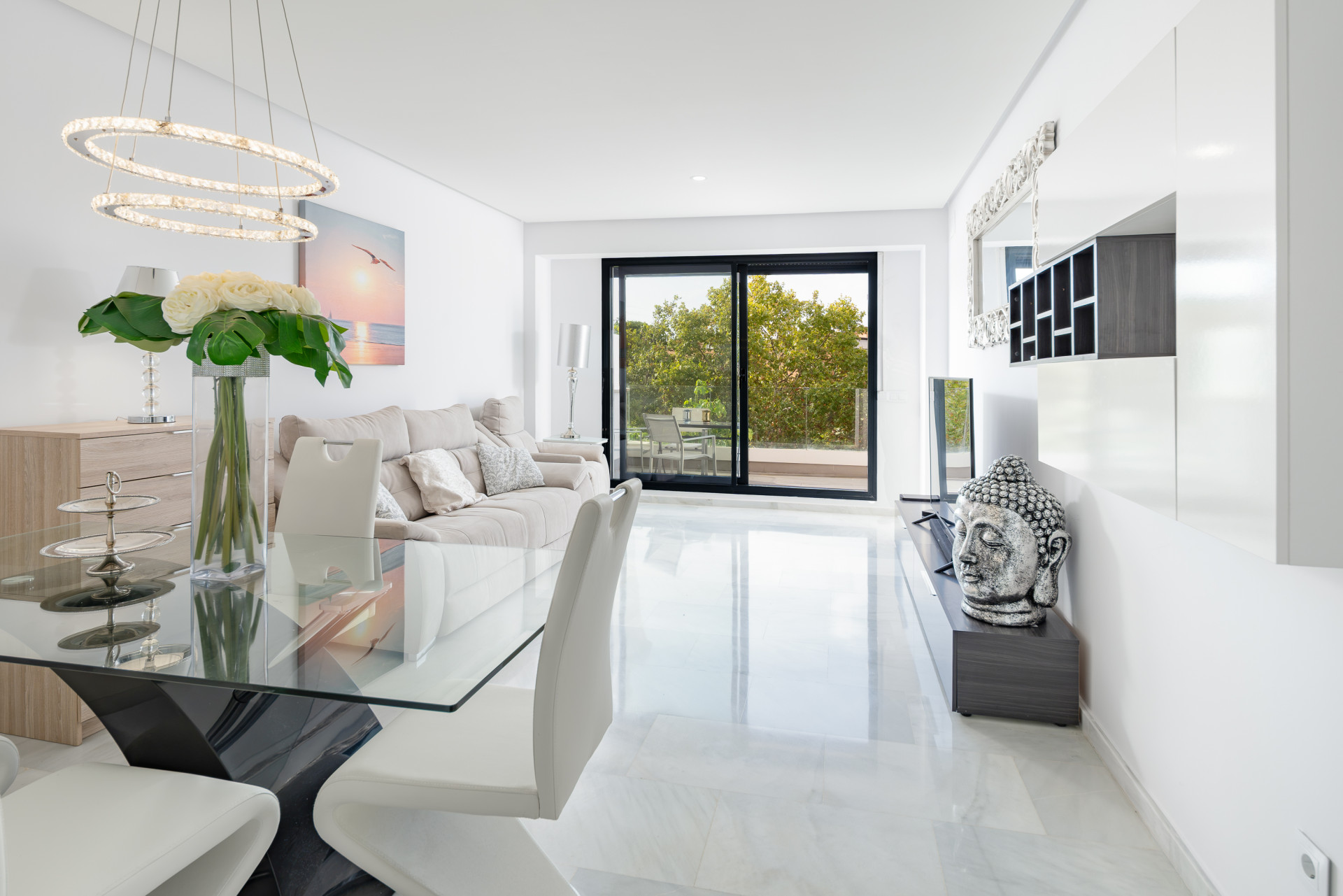 Moderne 2-Zimmer-Wohnung mit Südterrasse in Marbella