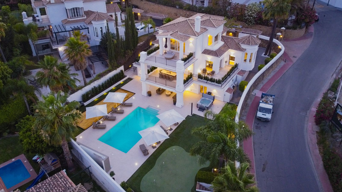 Villa Raffinato – Refined House, New Andalusien