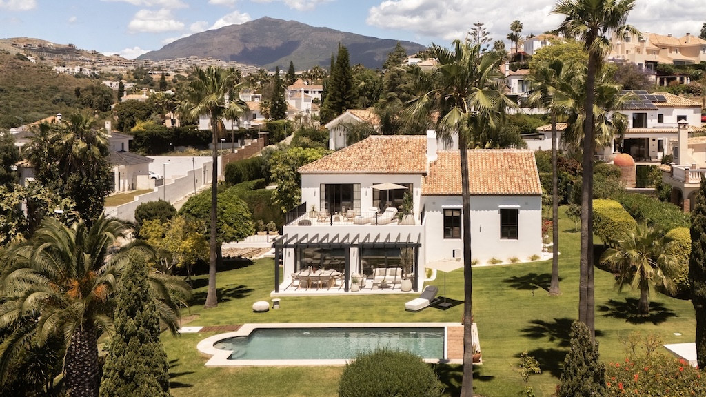Elegante Familienvilla mit Meerblick in El Paraíso Alto
