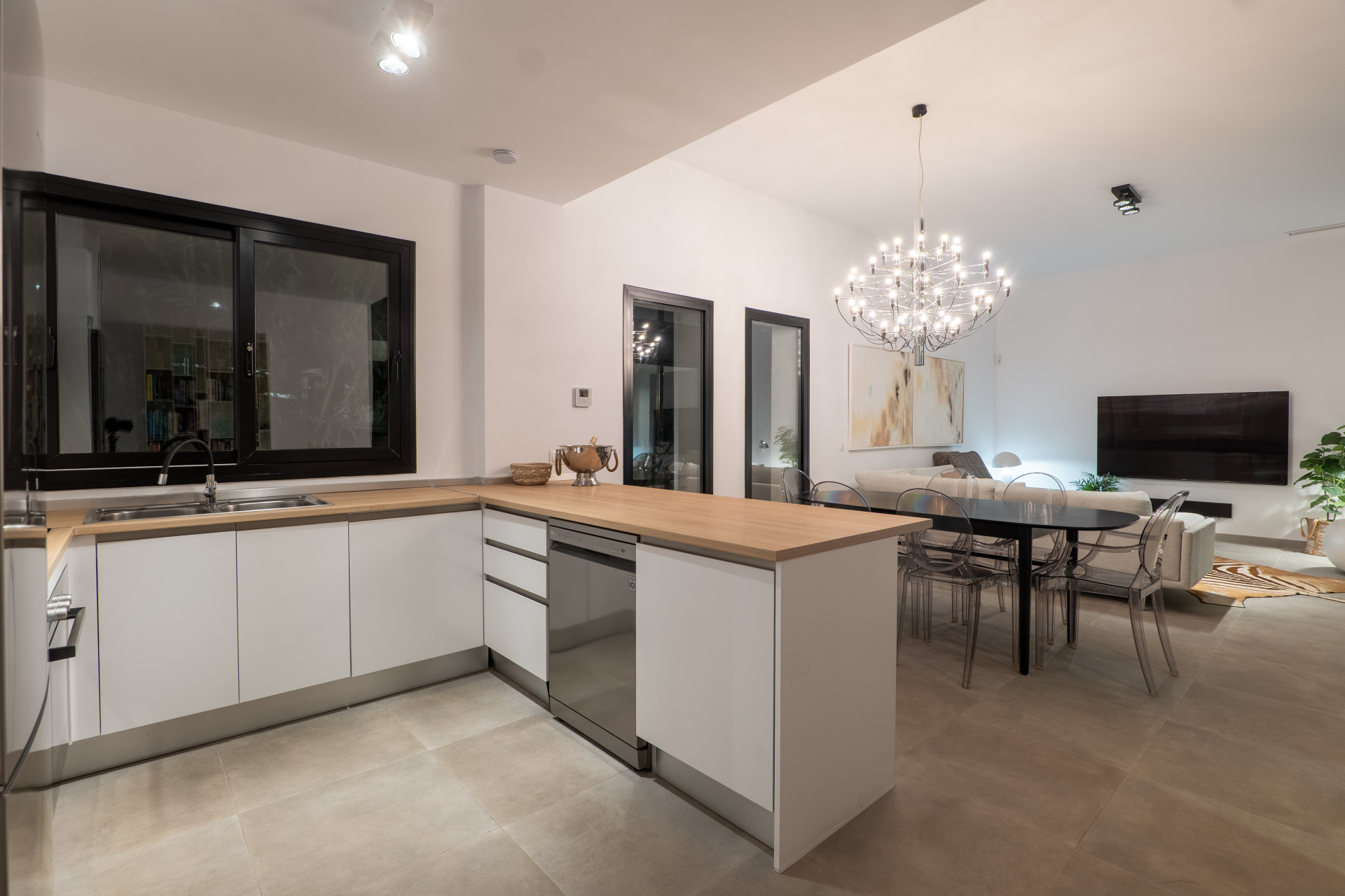 KONTEMPORARY VILLA IN VALLE ROMANO