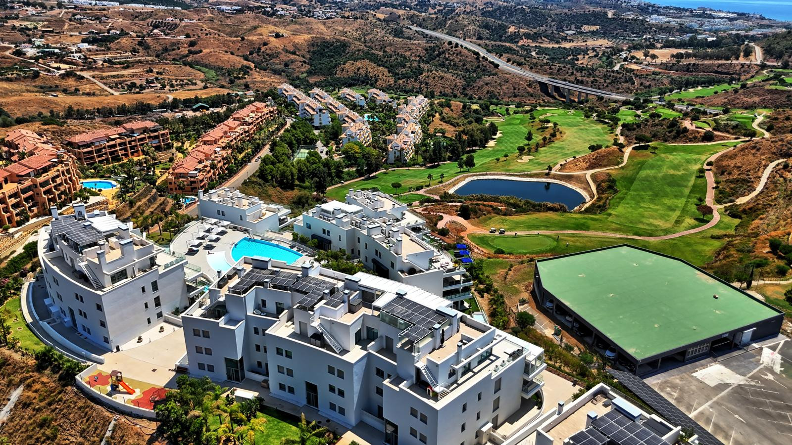 Moderne Luxuswohnung mit 3 Schlafzimmern und großem Balkon in La Cala de Mijas