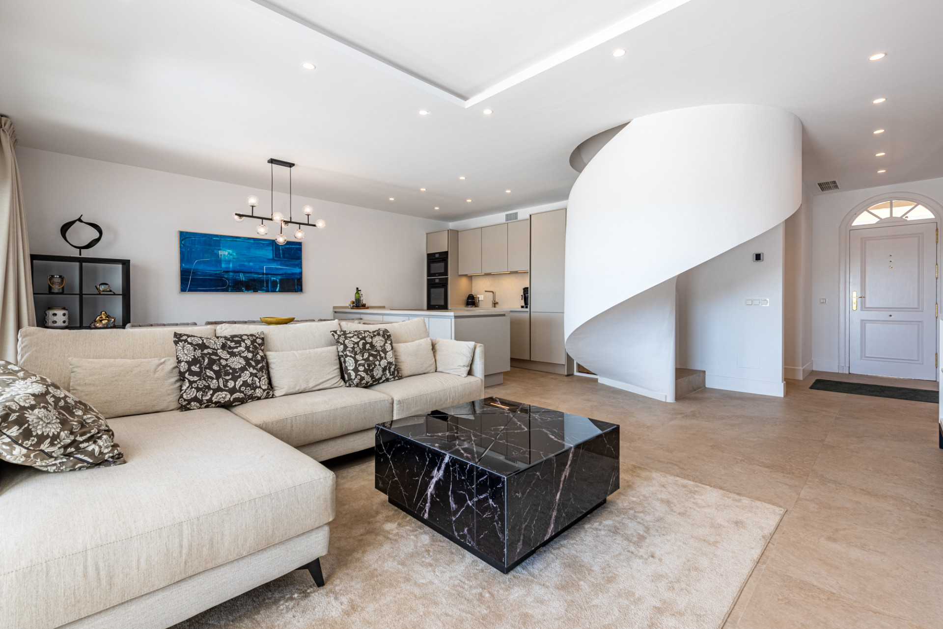 Neu renoviertes Reihenhaus in Aloha Gärten mit Panoramablick