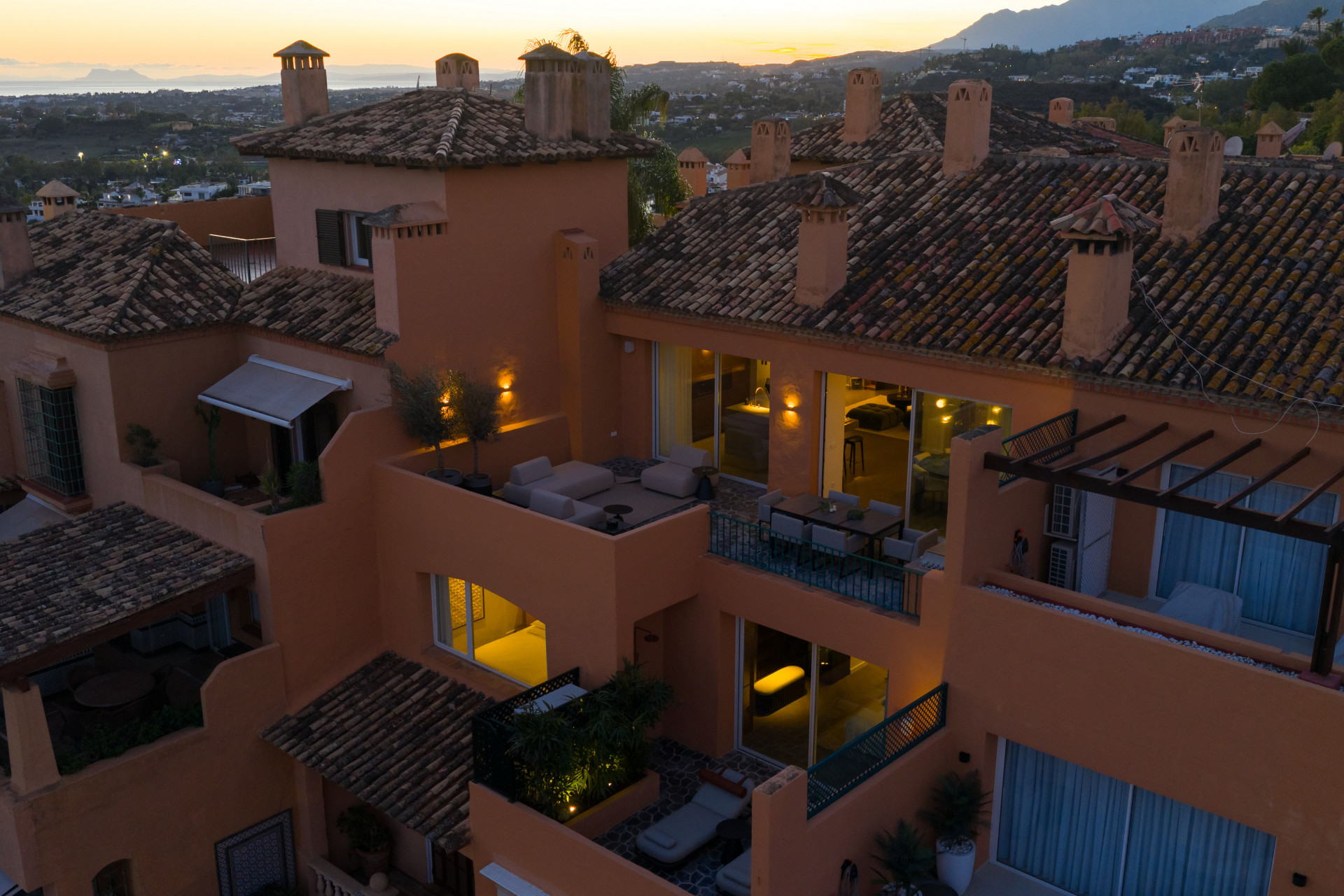 Luxus-Duplex-Penthouse in Nueva Andalucía