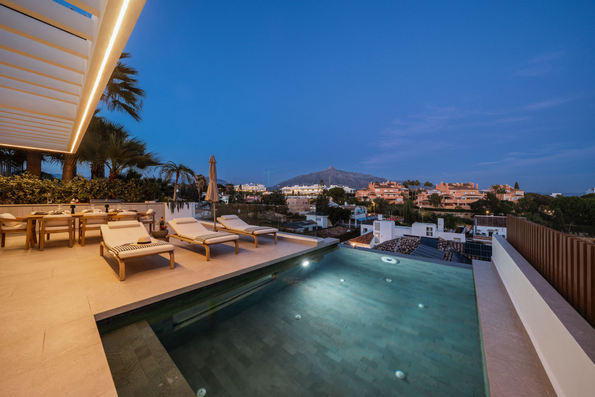 Villa Tulua – Panoramavilla mit Designanspruch in Bestlage von Nueva Andalucía