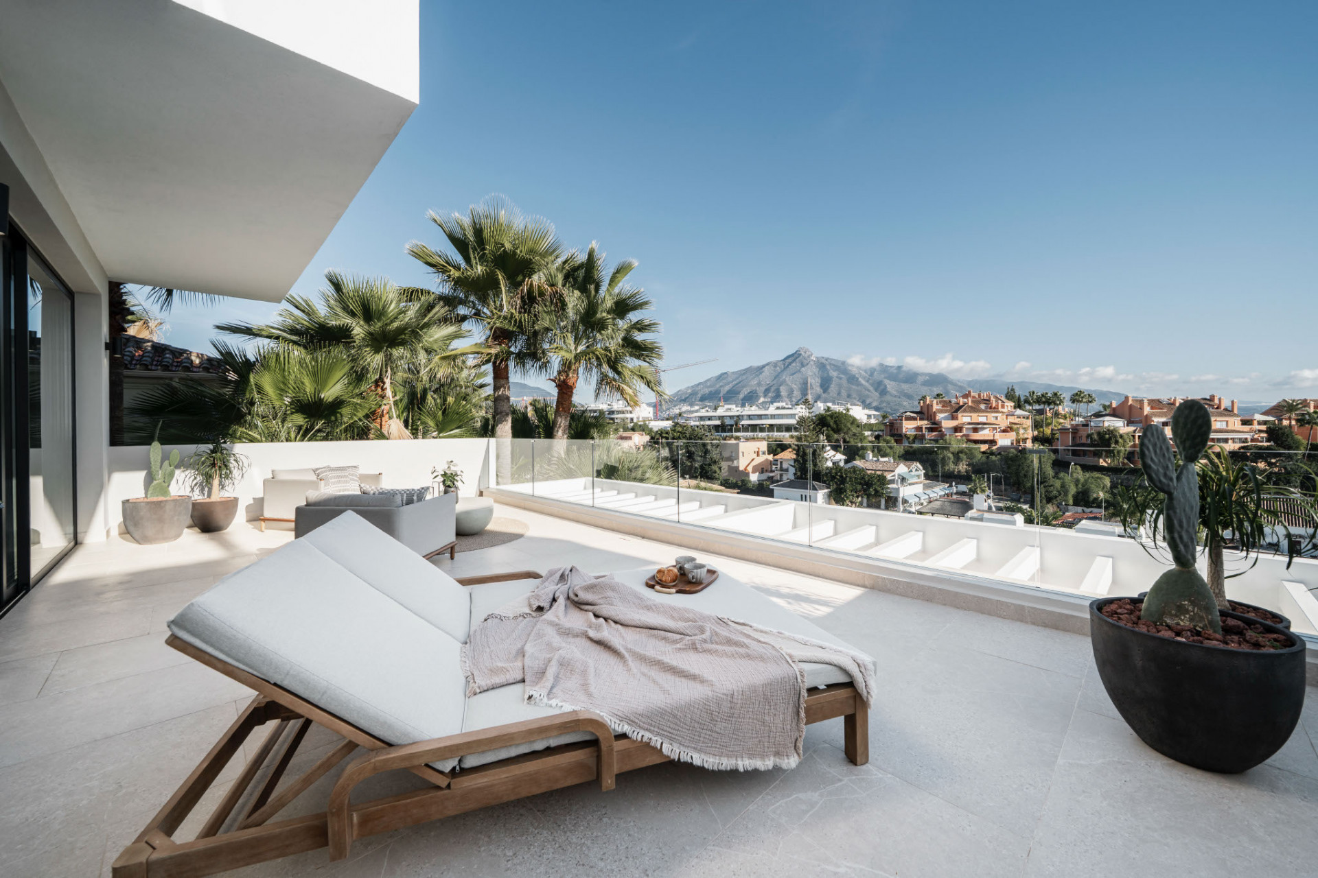 Villa Tulua – Panoramavilla mit Designanspruch in Bestlage von Nueva Andalucía