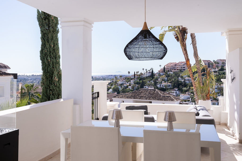 Luxus Apartment mit Blick auf das Meer in Nueva Andalucia