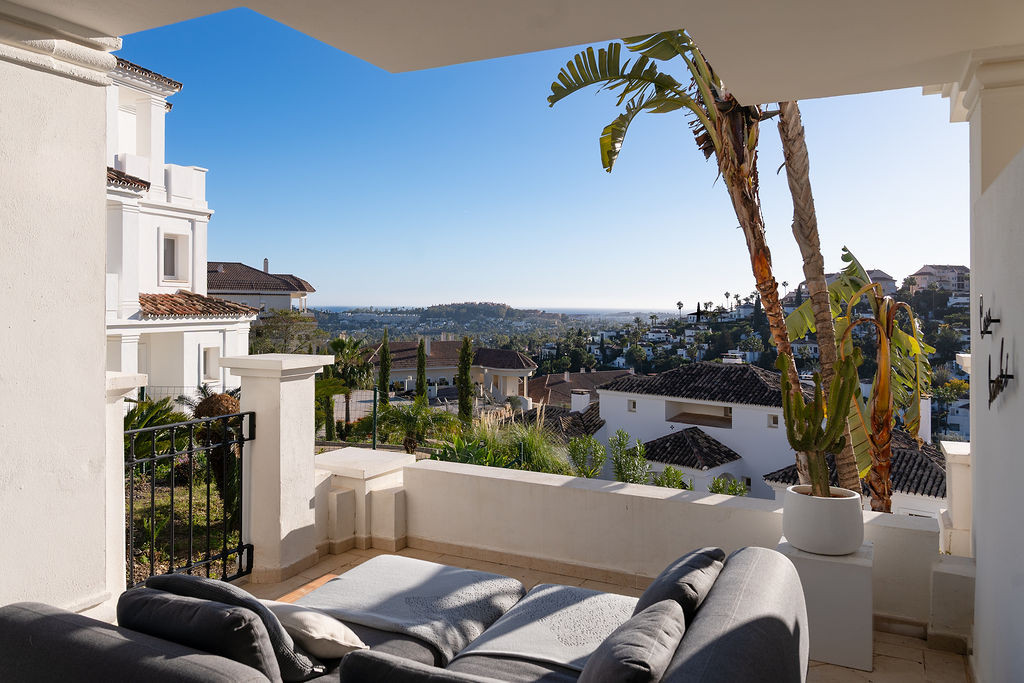 Luxus Apartment mit Blick auf das Meer in Nueva Andalucia