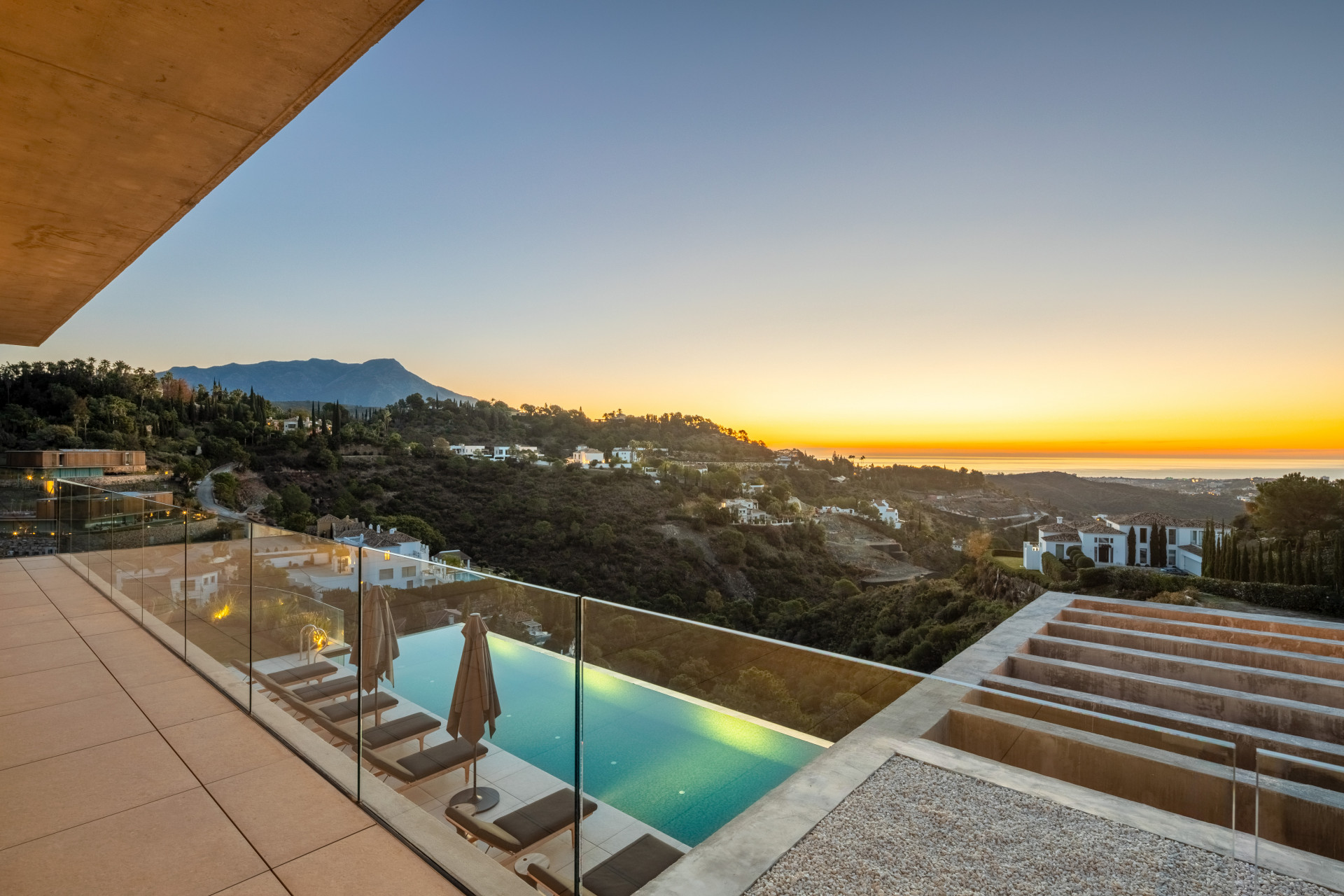 Villa Mio – Architektonische Perfektion in El Madroñal, Benahavís