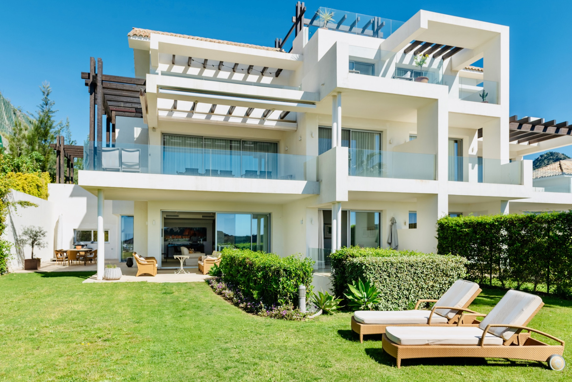 Duplex Garden Apartment in Marbella Club Hills