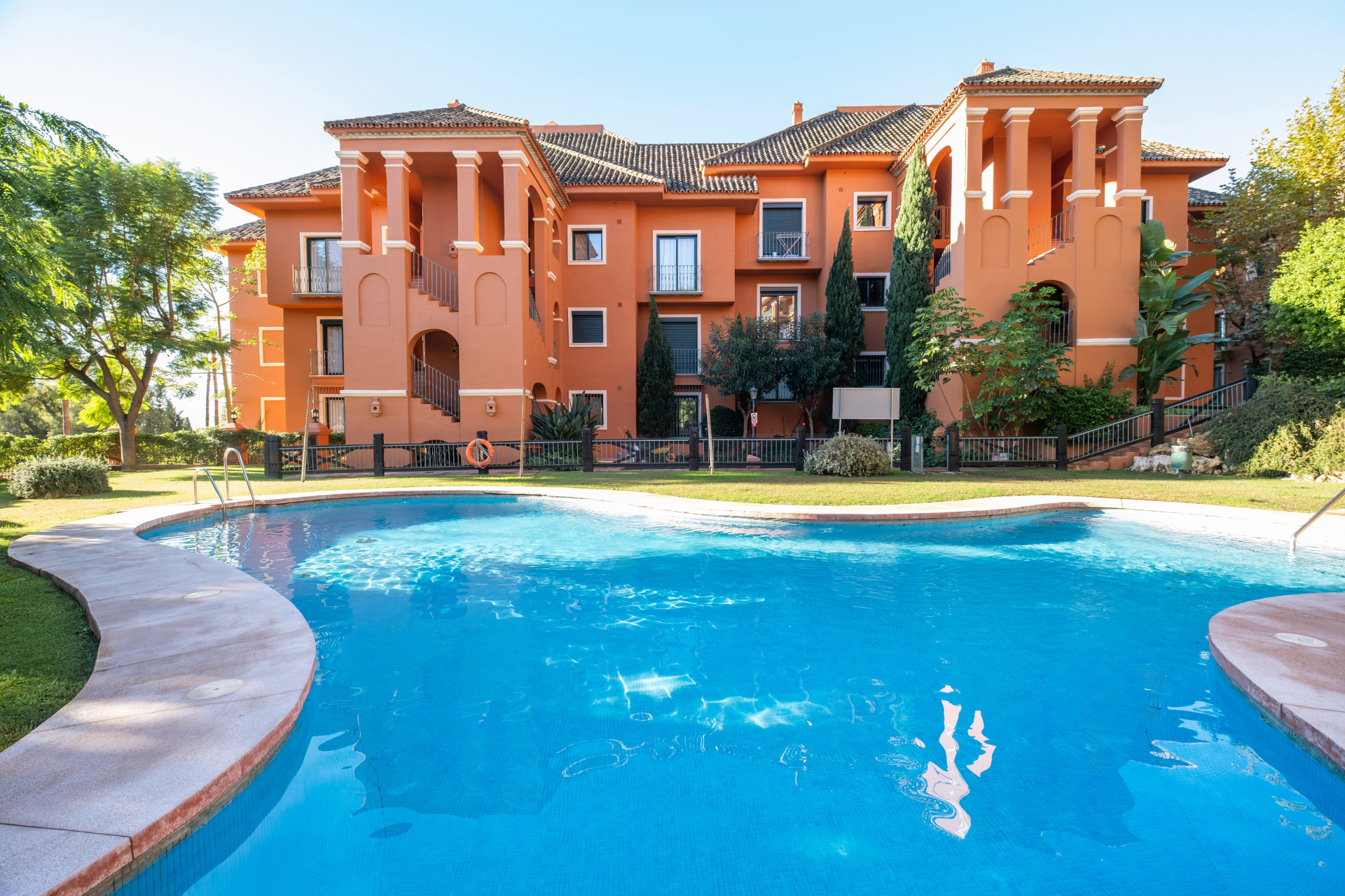 Exklusive Eckwohnung mit Panoramablick über die Küste von Marbella