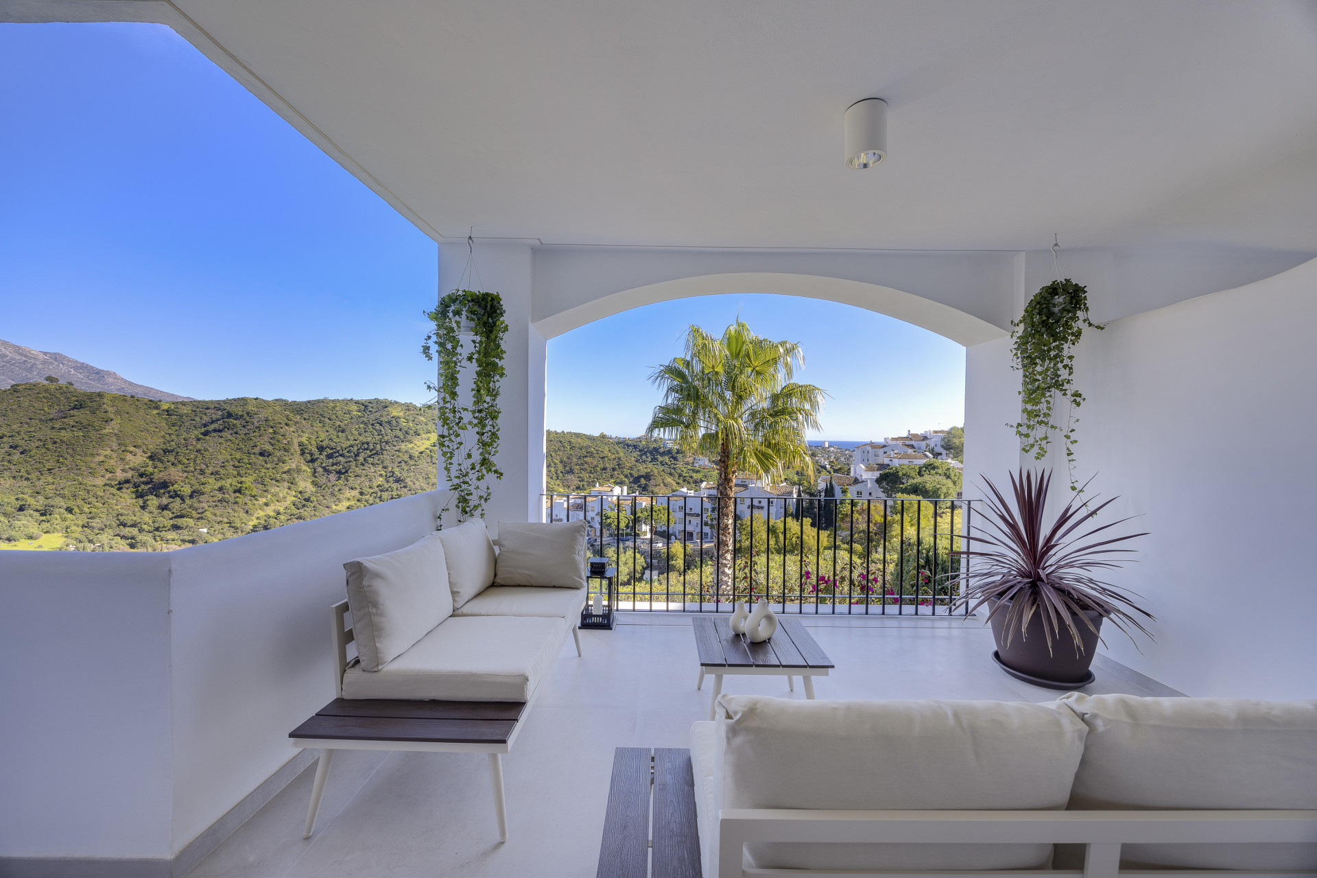 Luxuriöses Apartment mit Panoramablick in Benahavís