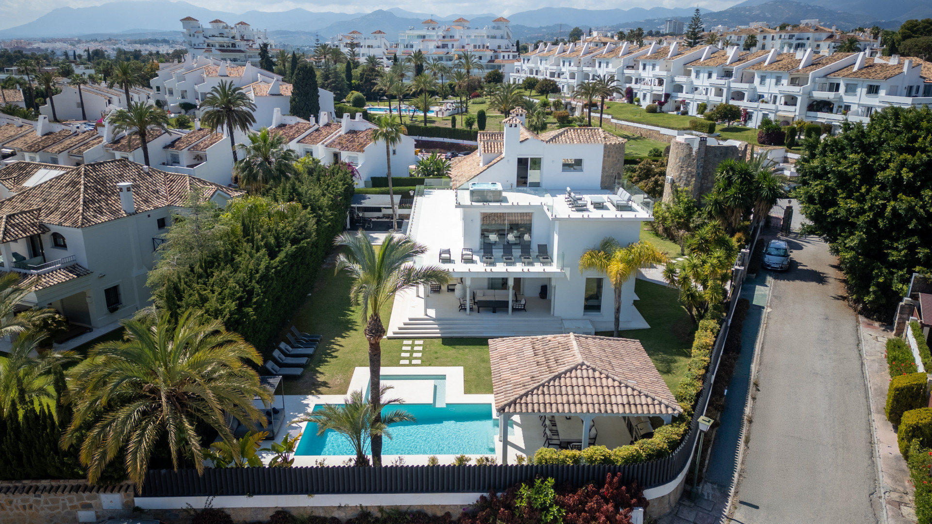 Exklusiver Luxus in Puerto Banús – Traumvilla mit Wellnessoase