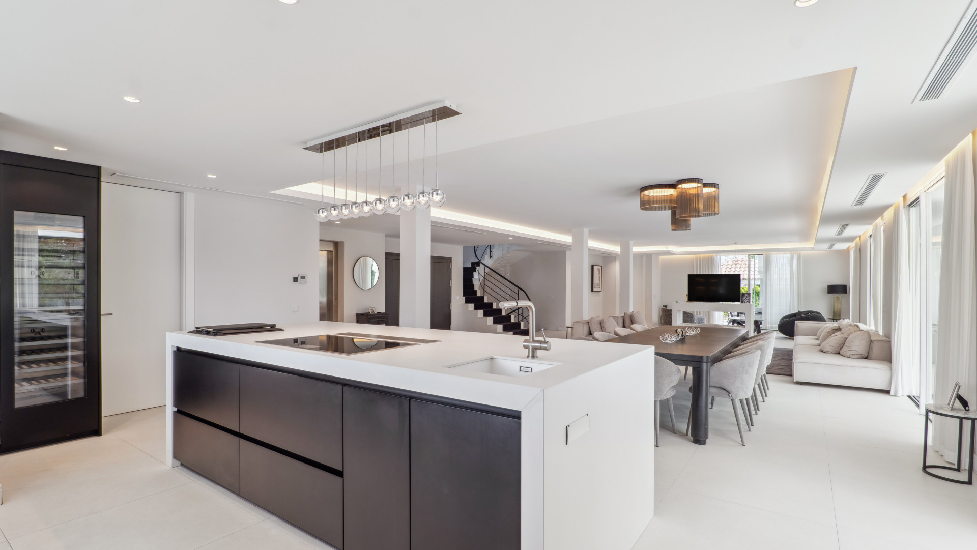 Exklusiver Luxus in Puerto Banús – Traumvilla mit Wellnessoase