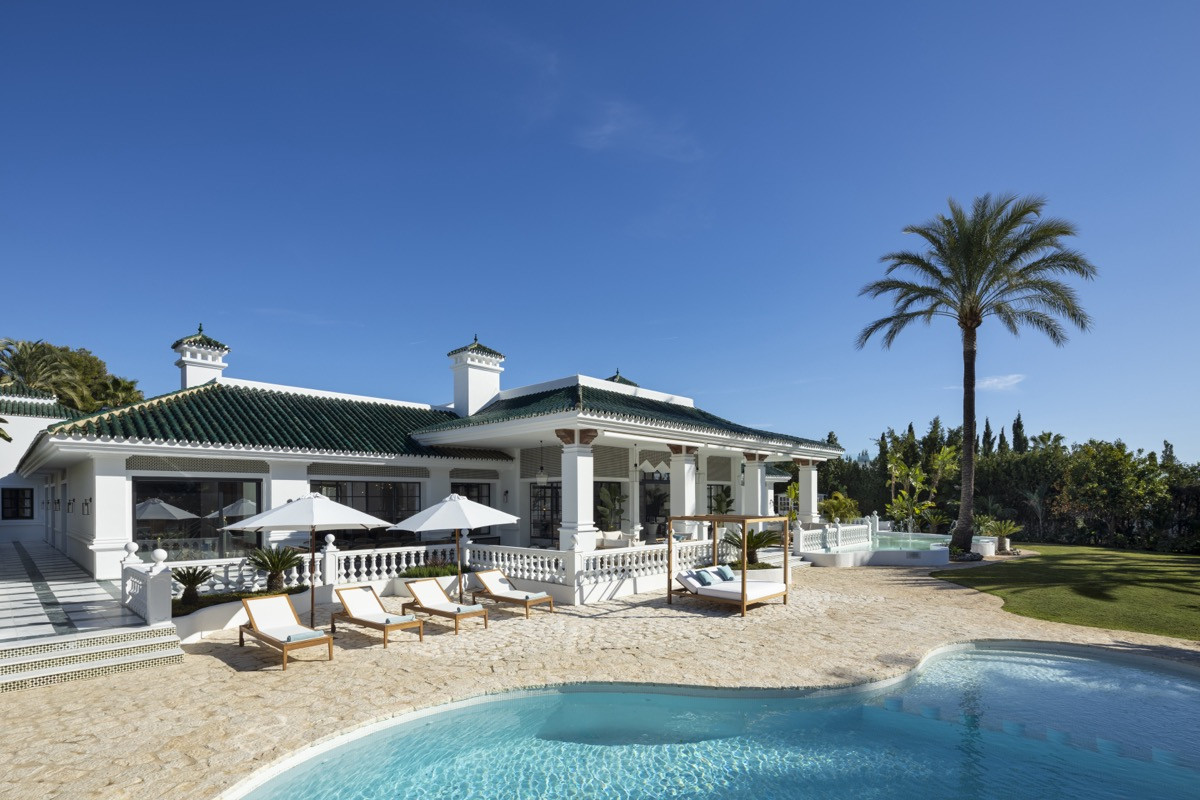 Einzigartiges Anwesen mit andalusischer Architektur und luxuriösem Innenhof