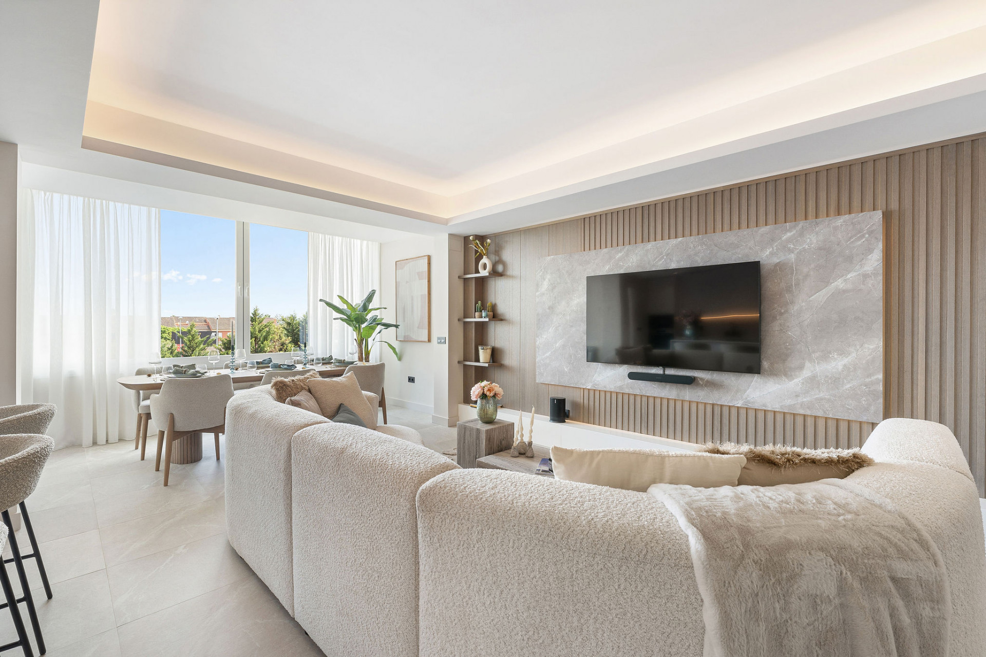 Elegant & Modern: Penthouse Lira mit Weitblick und Rooftop-Oase in Nueva Andalucía