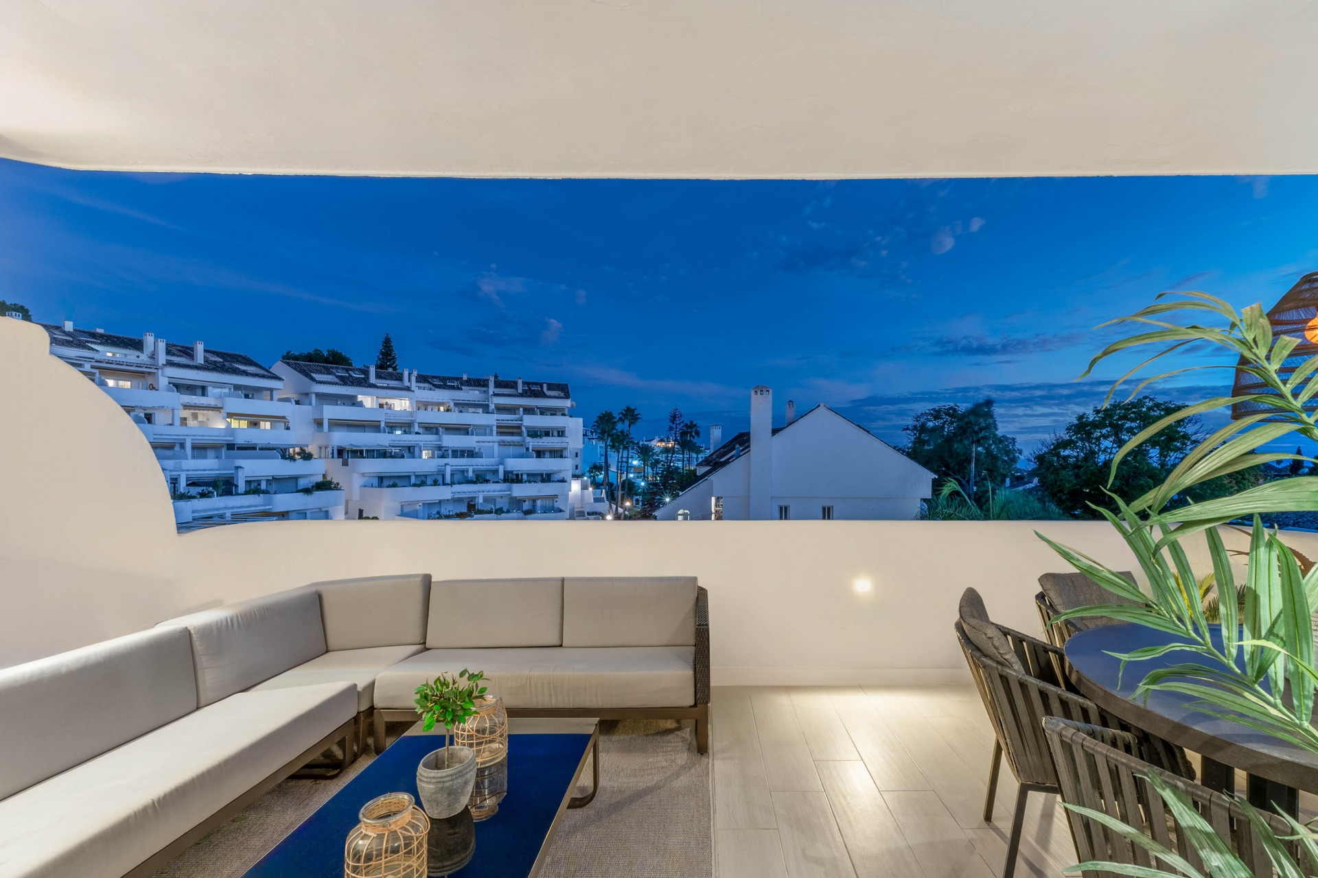 Lichtdurchflutetes Apartment mit Südterrasse und Meerblick