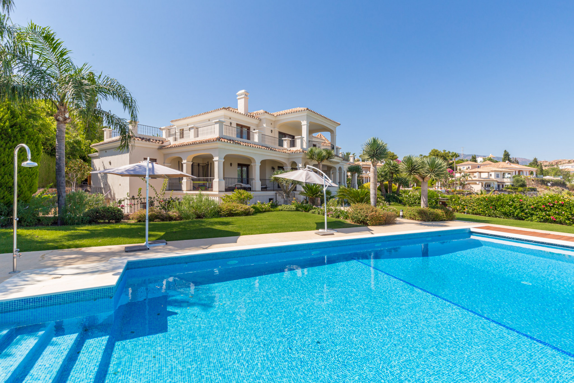 Exklusives Domizil mit Meerblick in Paraiso Alto