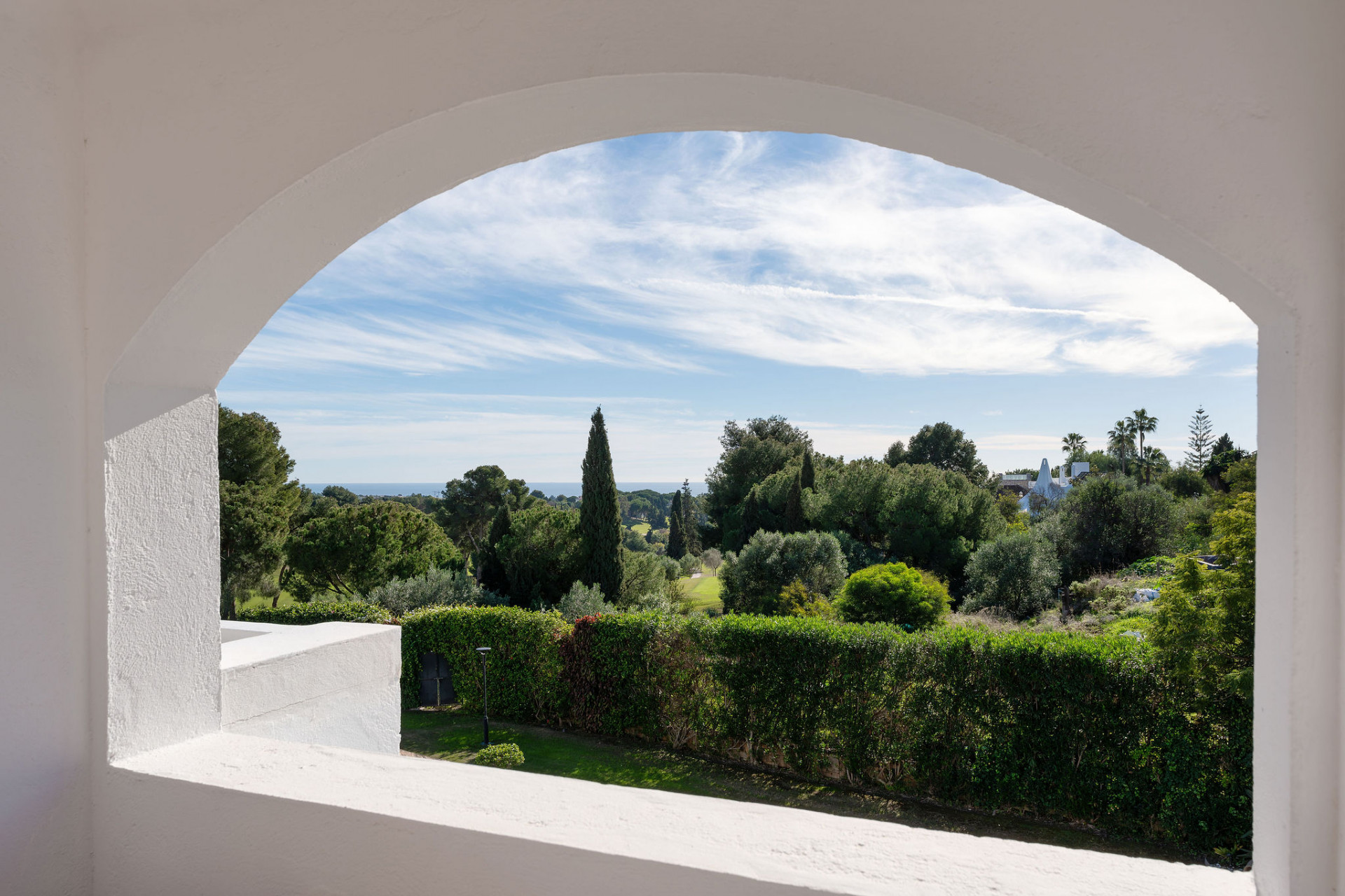 Frontline Golf Stadthaus mit Blick & Solarium in Last Green, Nueva Andalucia