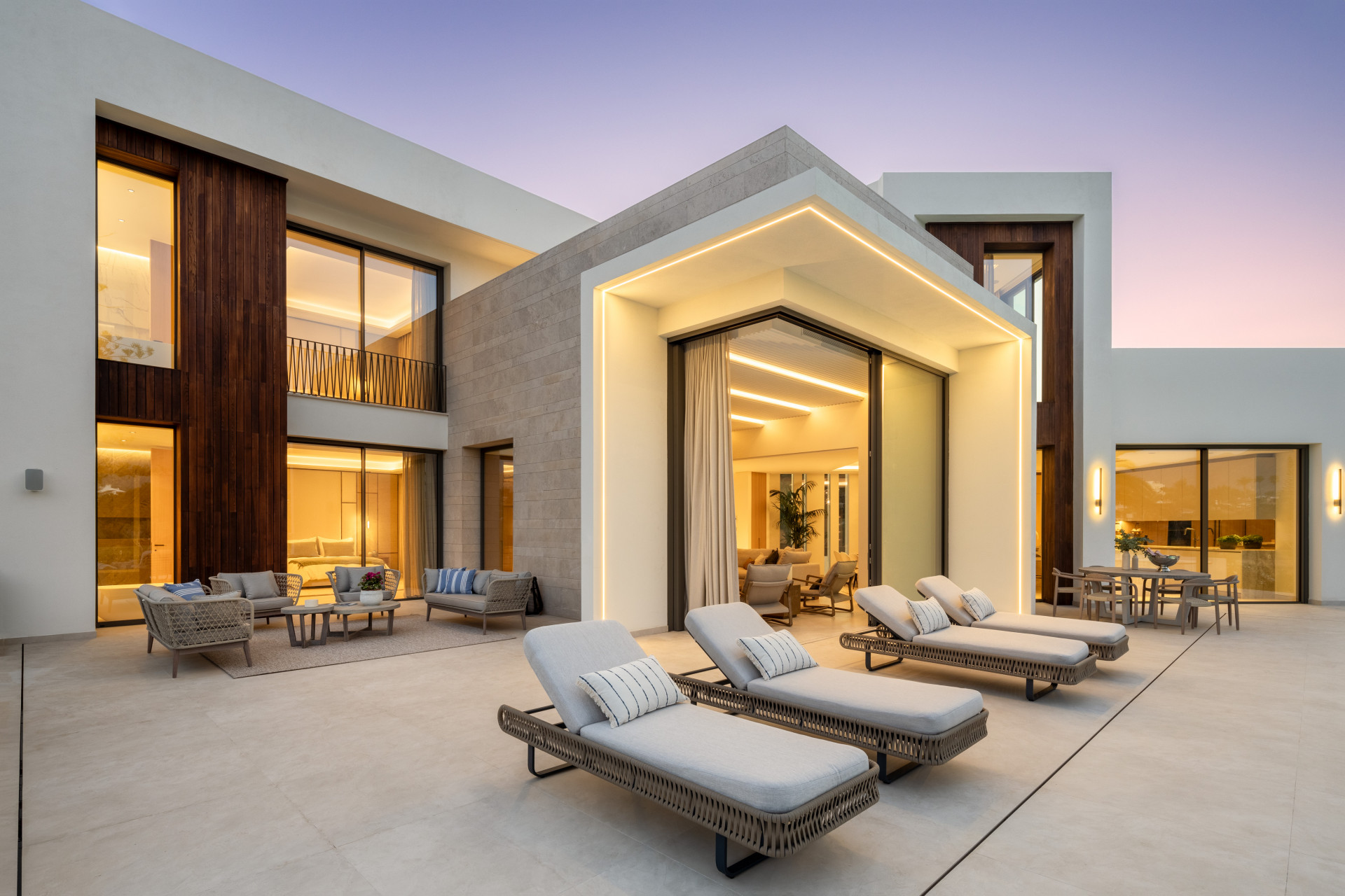 VILLA IMAGINE - EXQUISITE FRONTLINE GOLF VILLA IN LAS BRISAS