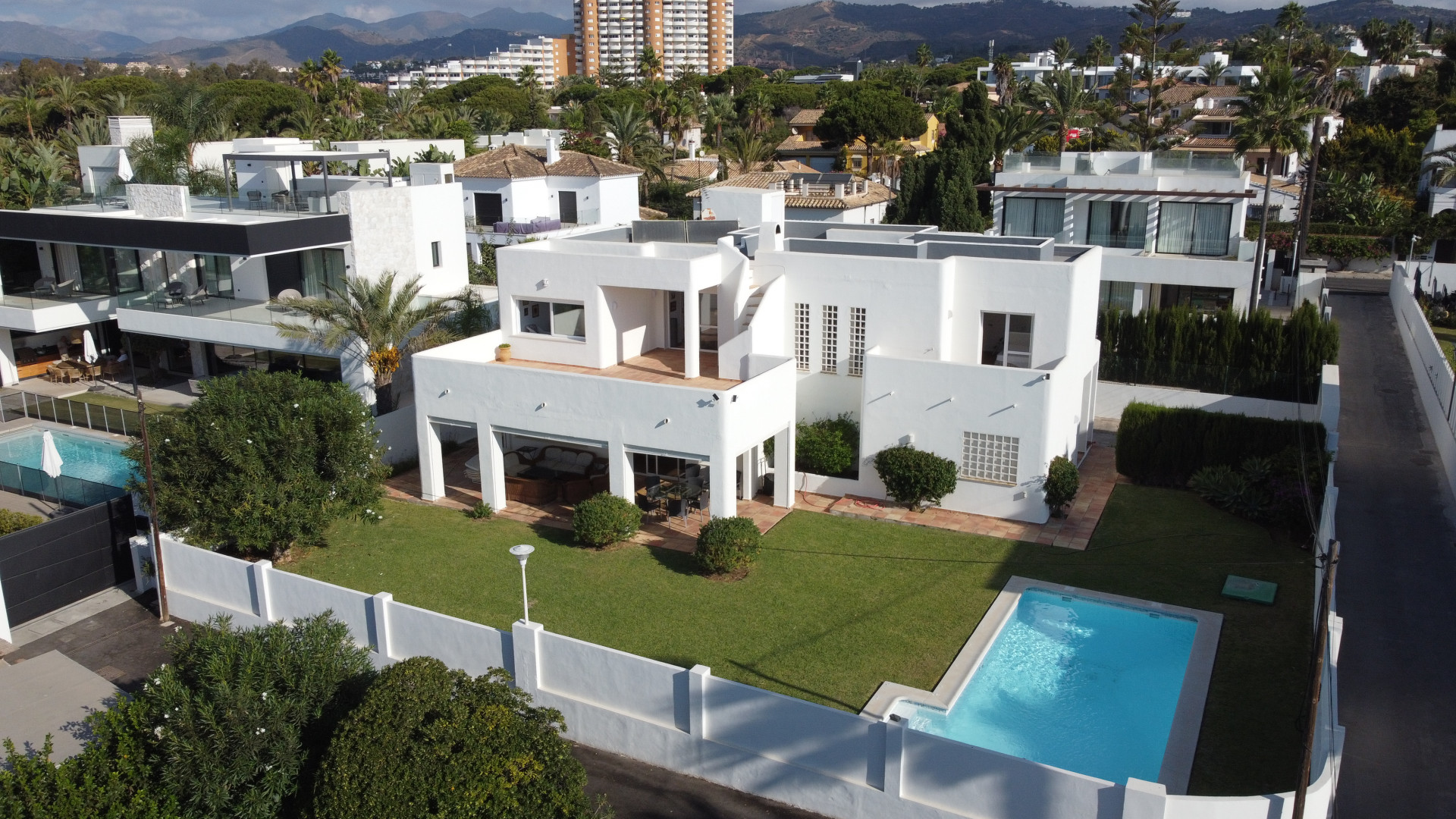 TOLLE VILLA MIT VIEL POTENZIAL - KURZE WEGE MARBELLA UND ZUM STRAND