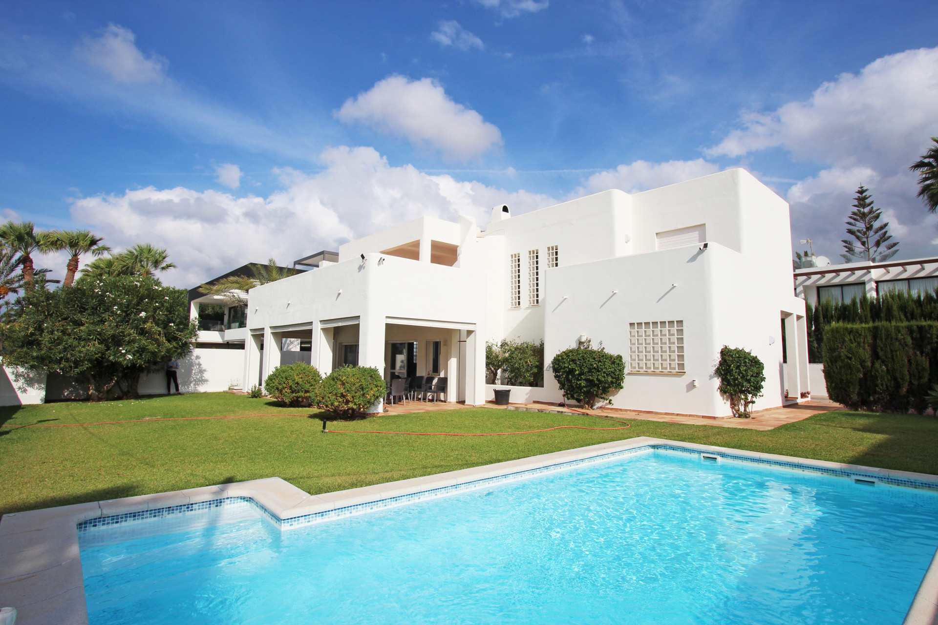 TOLLE VILLA MIT VIEL POTENZIAL - KURZE WEGE MARBELLA UND ZUM STRAND