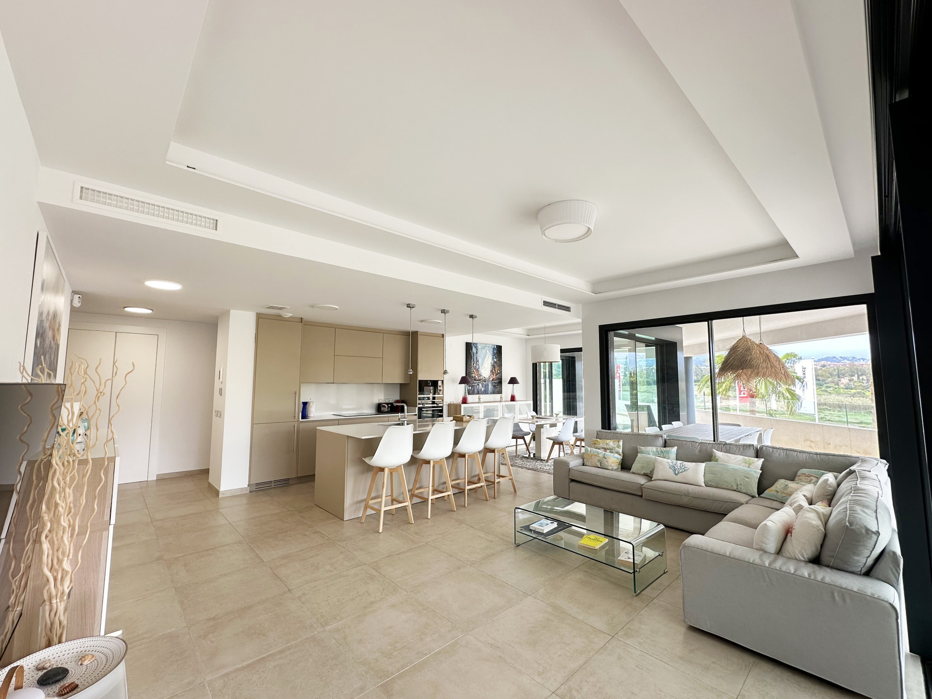 Luxus-Design-Apartment in der exklusiven Wohnanlage El Campanario Hills, Estepona