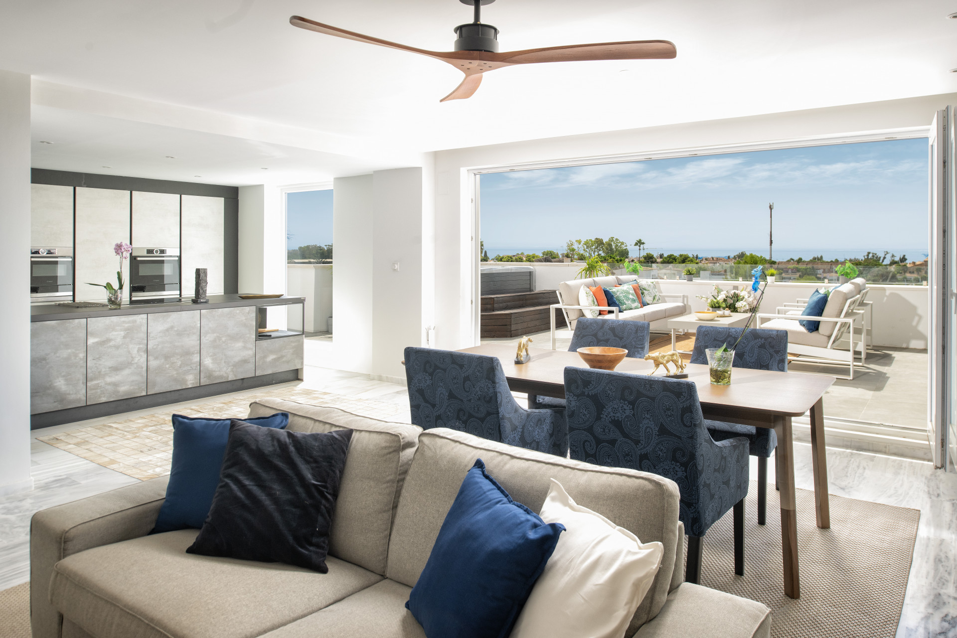 Exklusives Penthouse mit unvergleichlicher Aussicht in Top-Lage nahe Puerto Banús