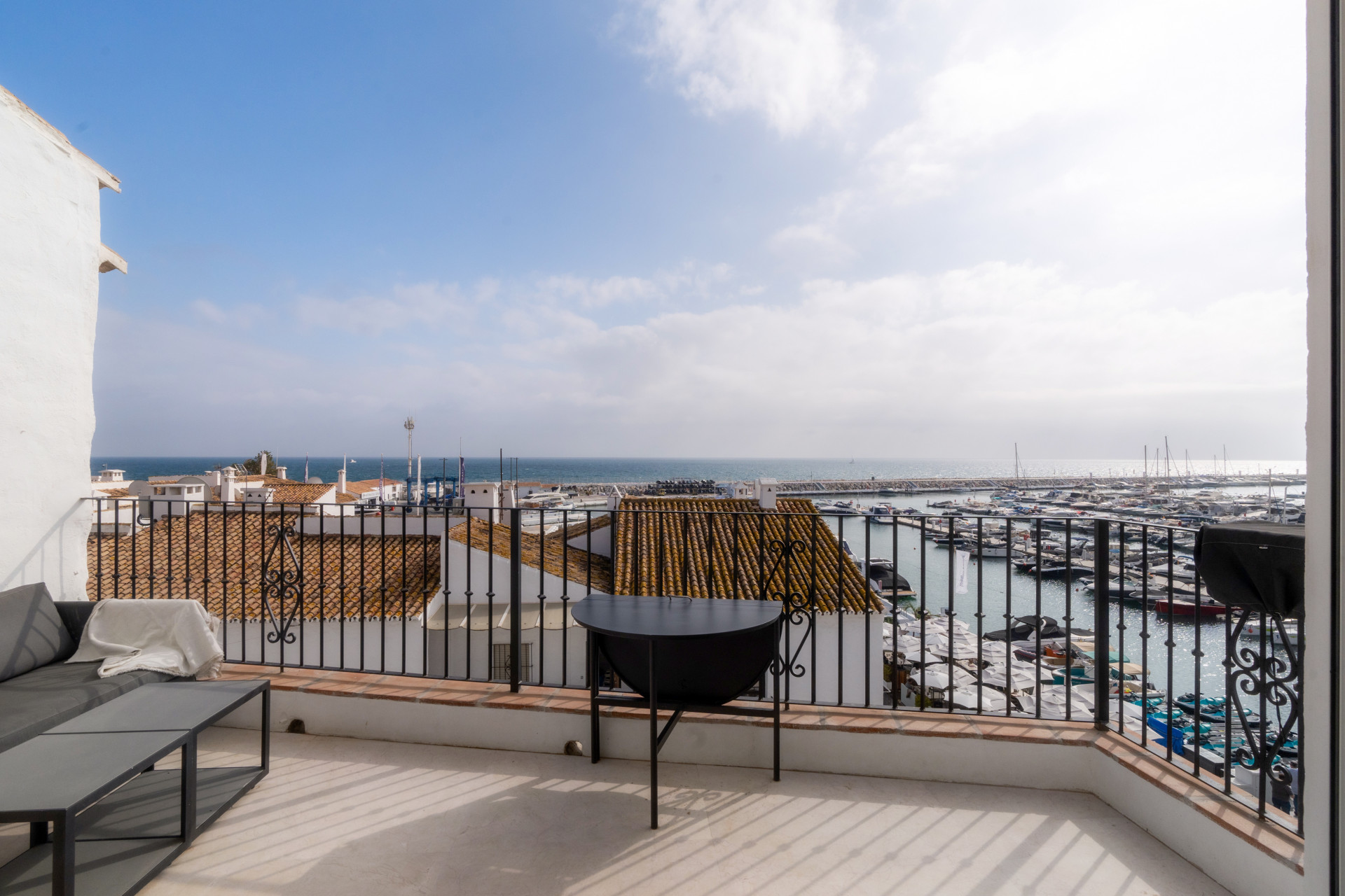 Atemberaubendes Penthouse in erster Reihe mit bester Aussicht in die Marina, in Puerto Banús