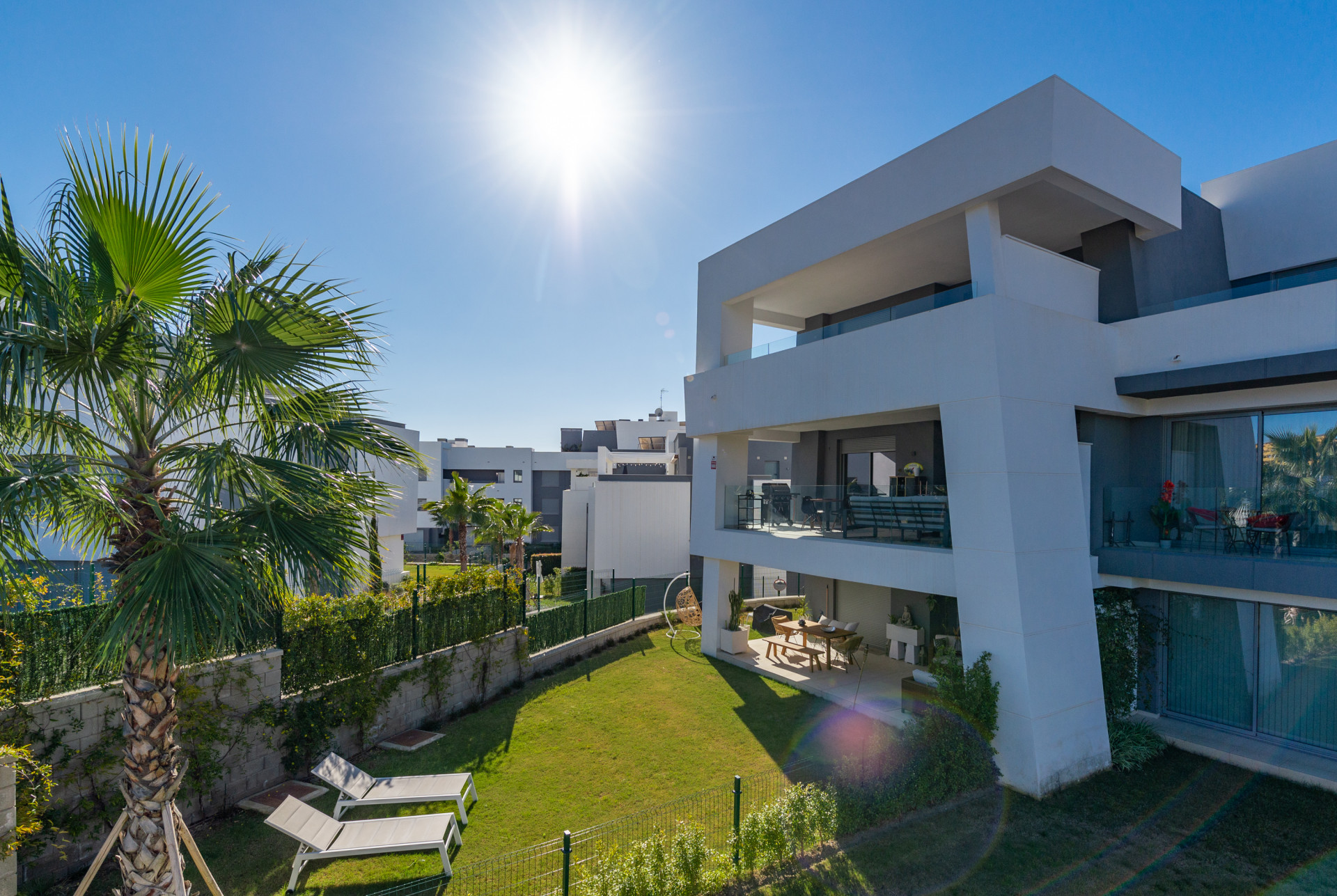 Brandneue moderne Wohnung mit Top-Ausstattung in Slewo, Estepona