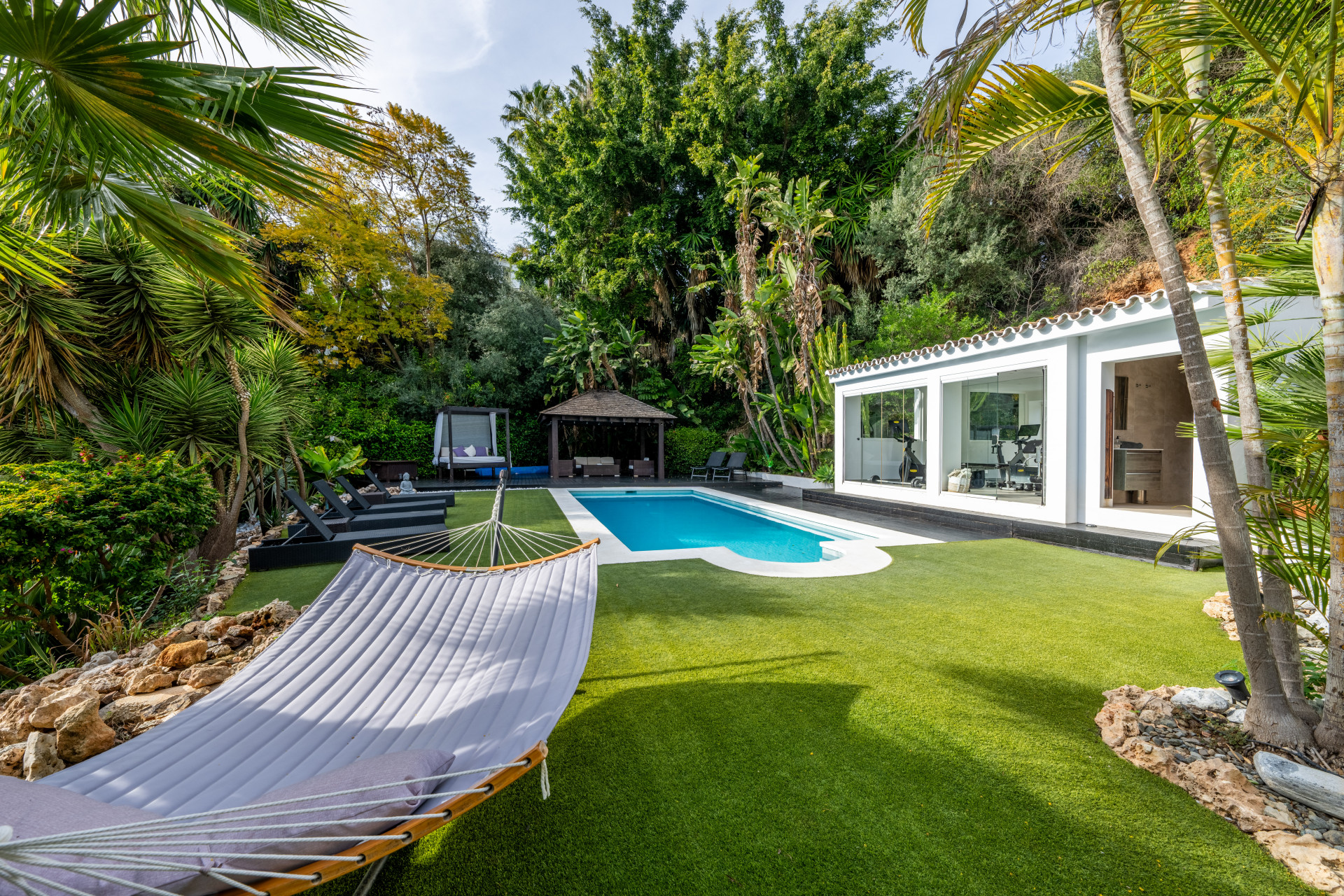 Elegant 5-Bedroom Villa for Sale in Prestigious El Rosario, Marbella