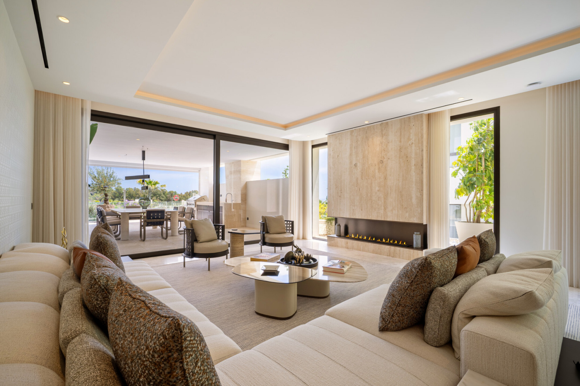 Bespoke Designer Duplex in EPIC by Fendi Marbella – 5 En-Suite Bedrooms, Sea Views & Resort-Style Amenities