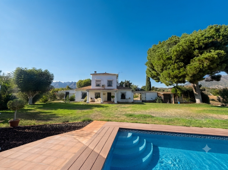 Andalusian Estate for Sale on a 12,000 m² Plot near La Cala de Mijas, Mijas