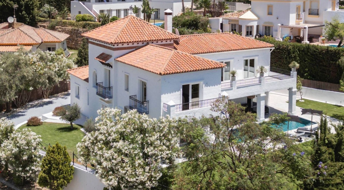 Luxury Renovated Andalusian Villa for Sale in El Paraíso Alto, Marbella