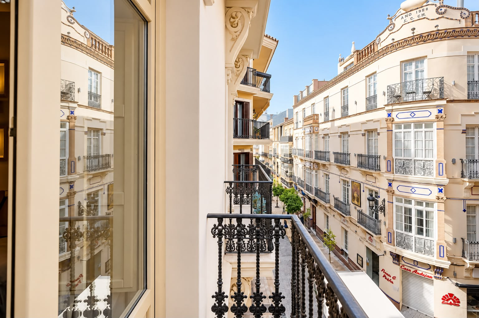 2-Bedroom Apartment for Sale in Málaga Centre with Balcony & Lift