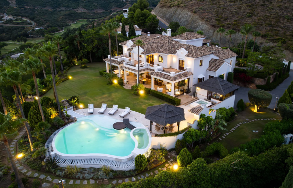 Luxury Renovated Andalusian Villa for Sale in Marbella Club Golf Resort, Benahavís
