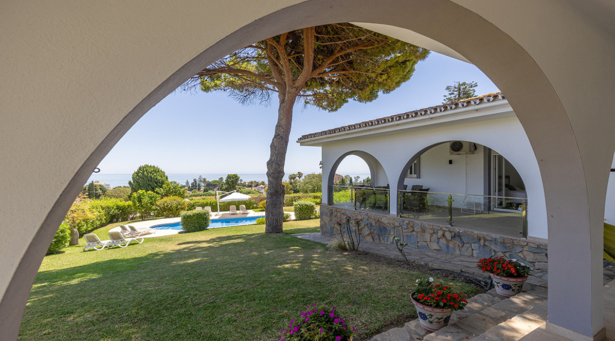 Luxury Sea View Villa for Sale in Manilva, Costa del Sol | Private Pool & 4 En-Suite Bedrooms