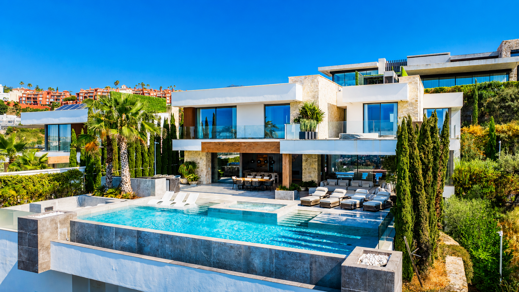 Luxury Contemporary Villa in La Quinta, Marbella | Exclusive Gated Community