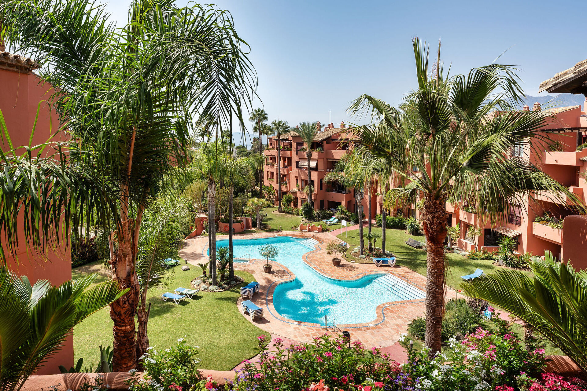 Renovated Beachfront Penthouse for Sale in Las Chapas-El Rosario, Marbella