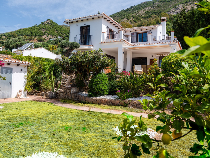 Luxury Coastal Retreat with Unforgettable Sunsets in Mijas