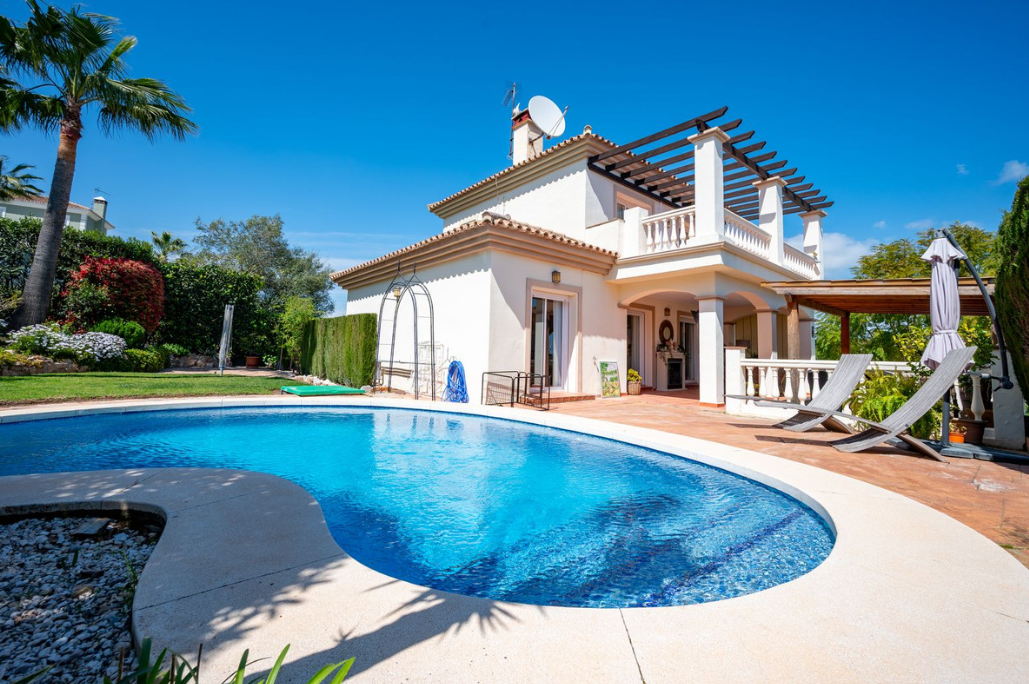 Charming Countryside Villa with Pool and Panoramic Views Near Coín, Malaga