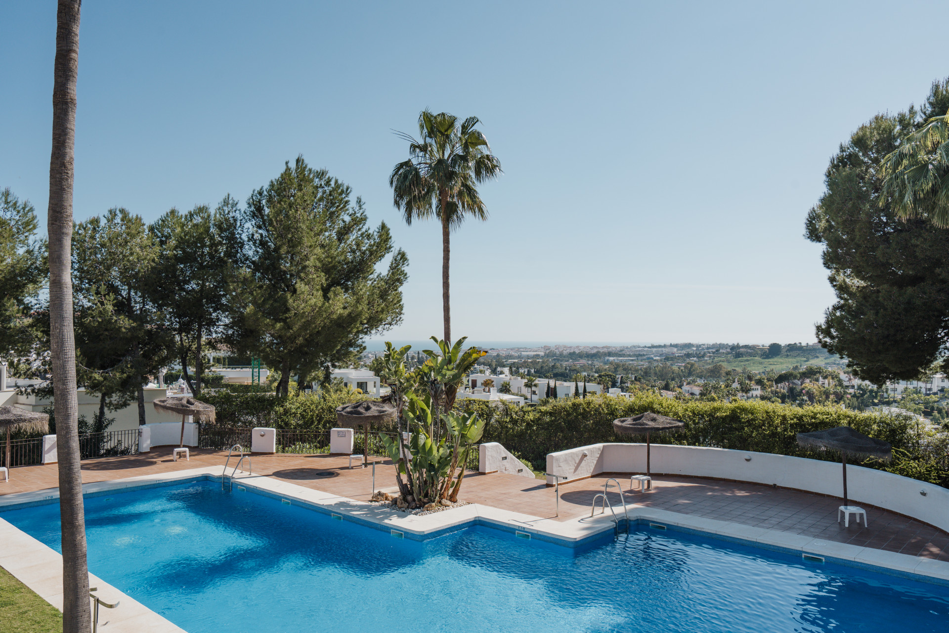 Contemporary Garden Apartment with Sea Views in Prestigious La Quinta Village