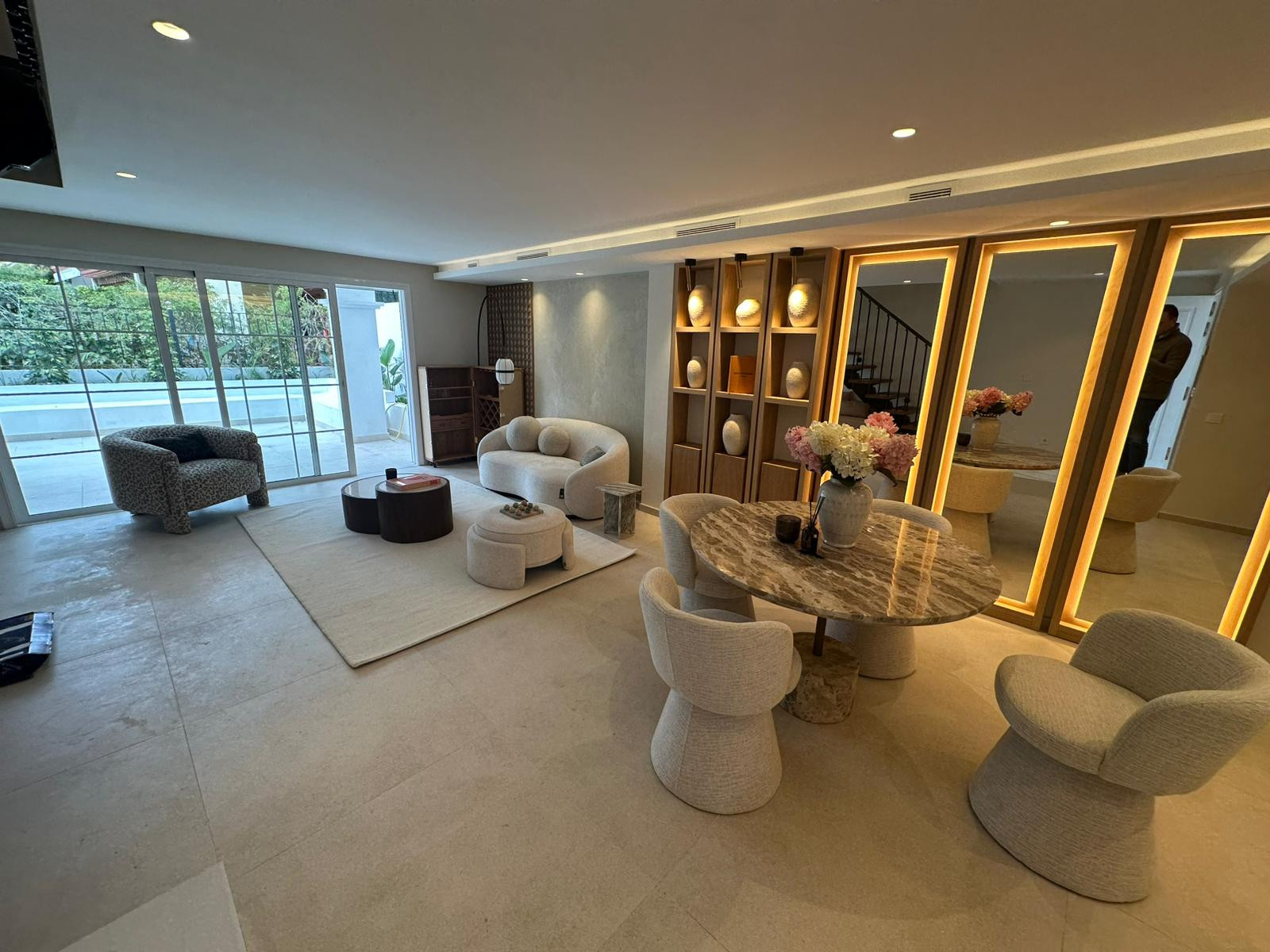 Golden Mile Elegance: Stylish Renovated Townhouse in Arco Iris, minutes from the Puente Romano